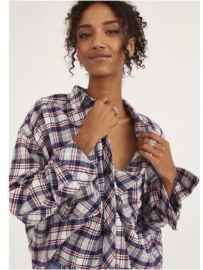 UO BDG Rayne Flannel Boxy Cropped ButtonDown Shirt